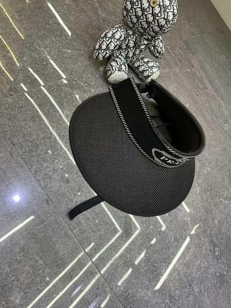 普拉达超大檐空顶帽