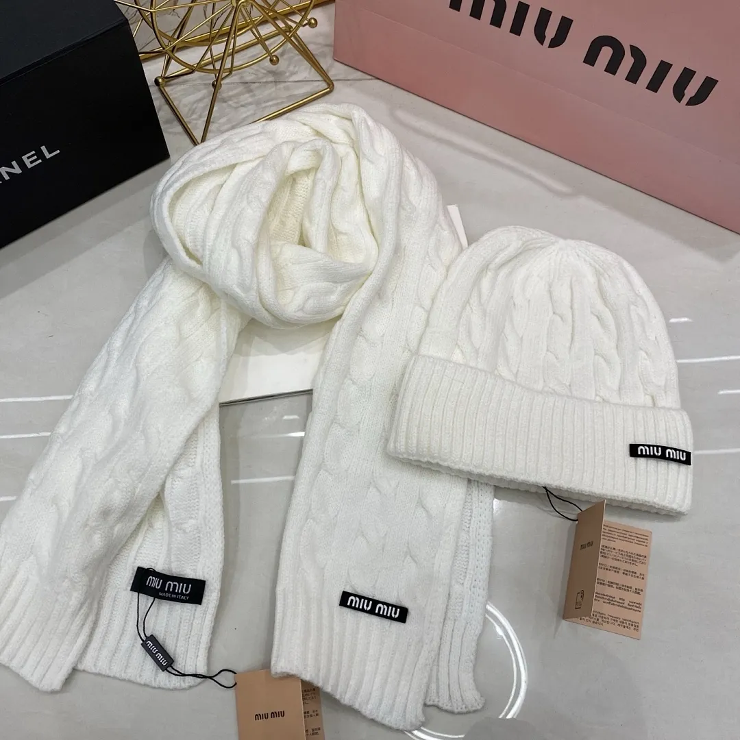 MIU MIU 两件套 羊绒针织帽+围巾