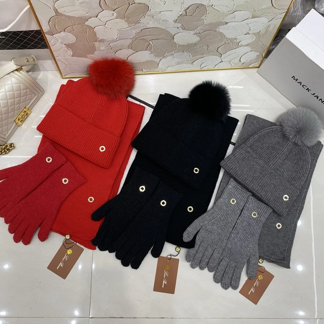 LP 三件套 羊绒针织帽（狐狸毛球）+围巾🧣+手套🧤 详情
