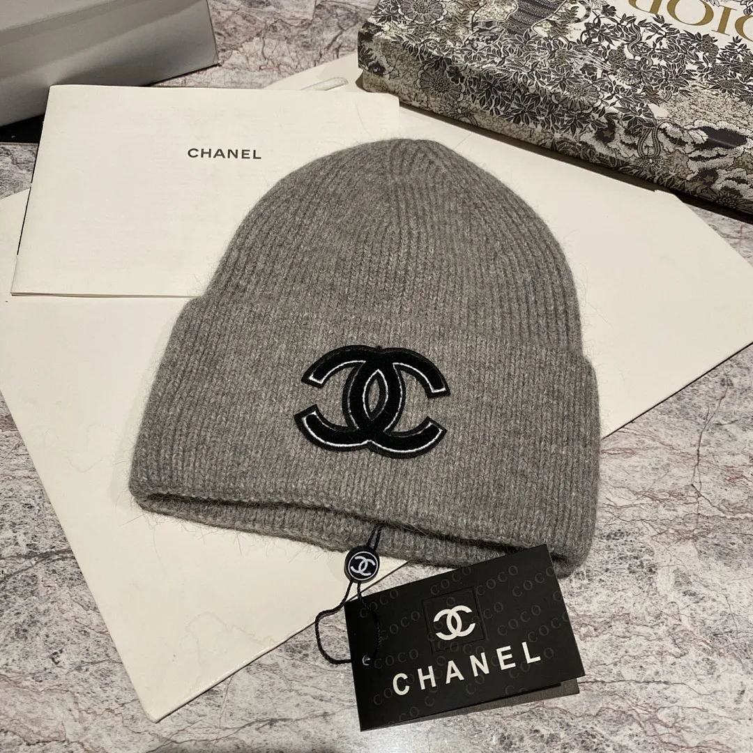 CHANEL 兔毛针织帽