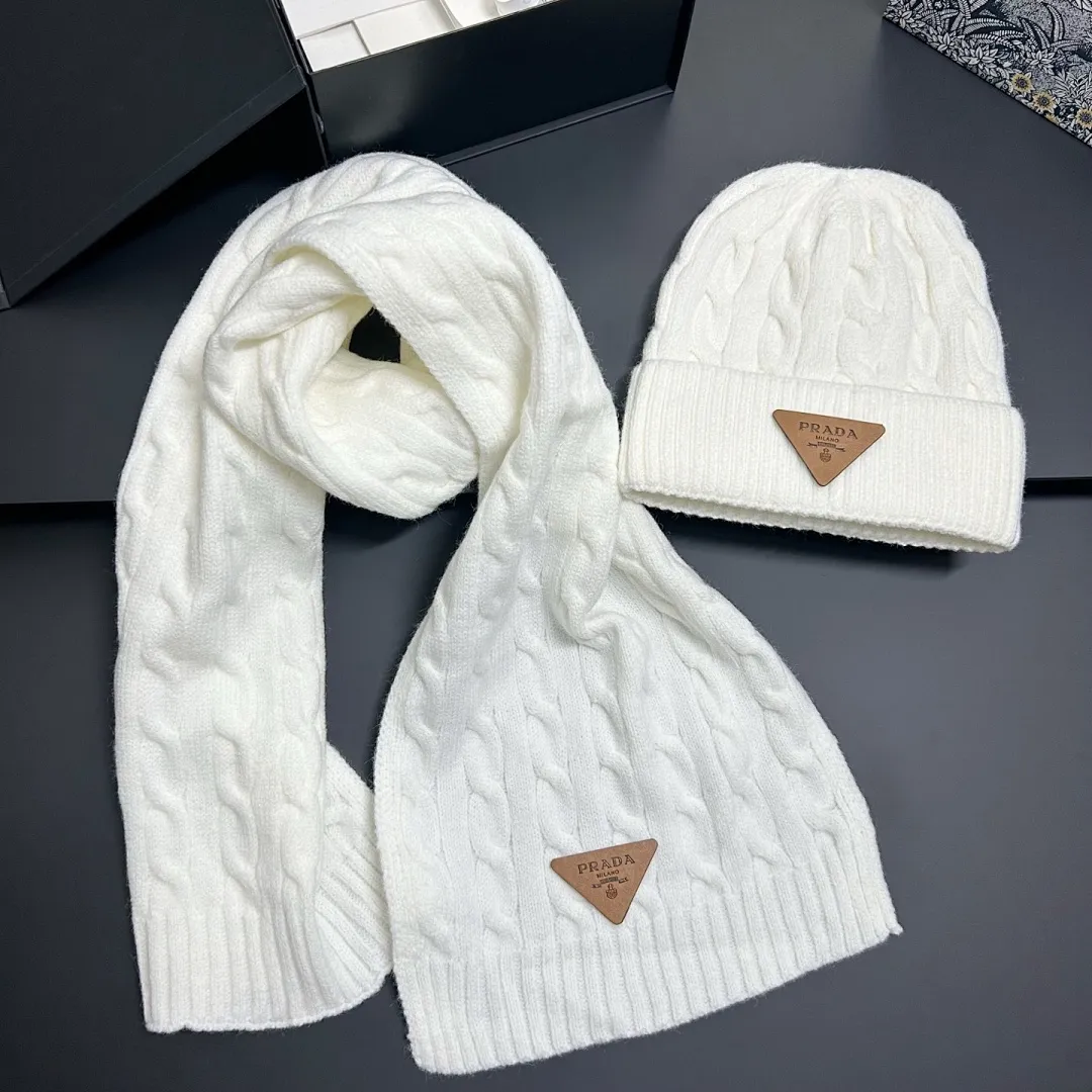 PRADA 日系麻花纹 围巾+帽子套装