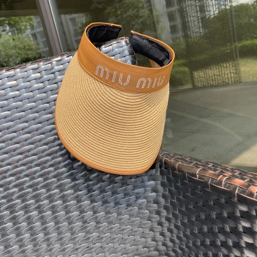 MiuMiu 新款空顶帽