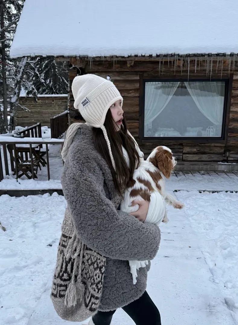 📦❥—秋冬爆款 ⚜️Miu针织护耳帽 💫 明星 网红同款高端货 🖤白色 灰色