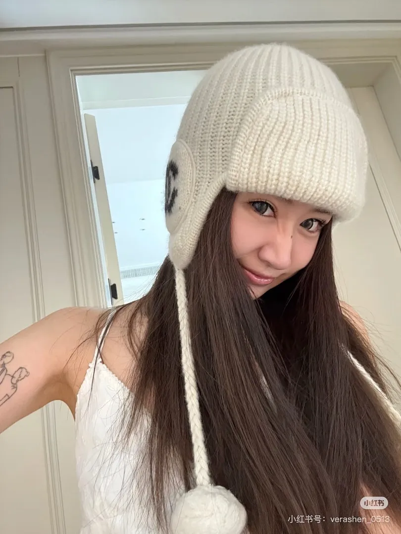 🆕出货出货 ❄️25小香秋冬新款珍珠护耳帽 ✨爆款超级百搭 🔥秋冬必备单品齐色出货 🛒白色 黑色