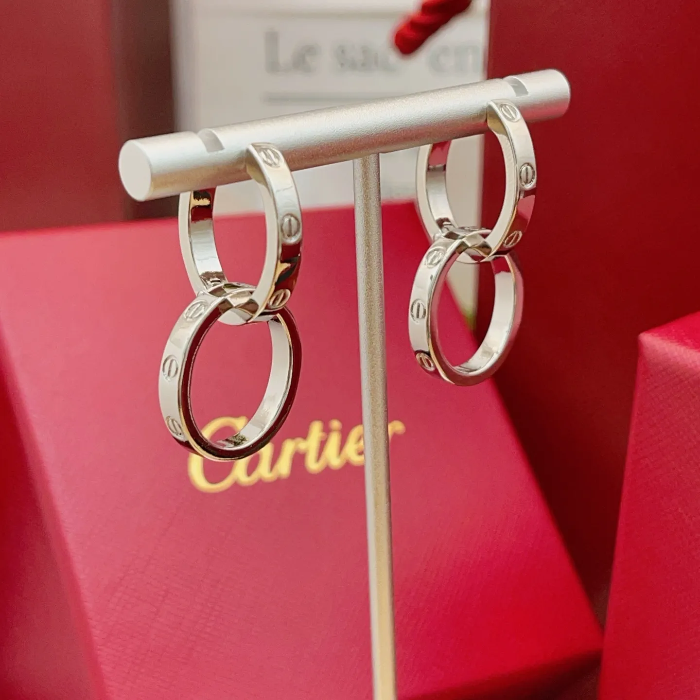 P50KE031 【Cartie*最新款🆕🆕卡地亚银色圆形双环扣耳环】一致ZP黄铜材质,非常的上镜‼️设计很特别值得入手🔥高级手工坊系列