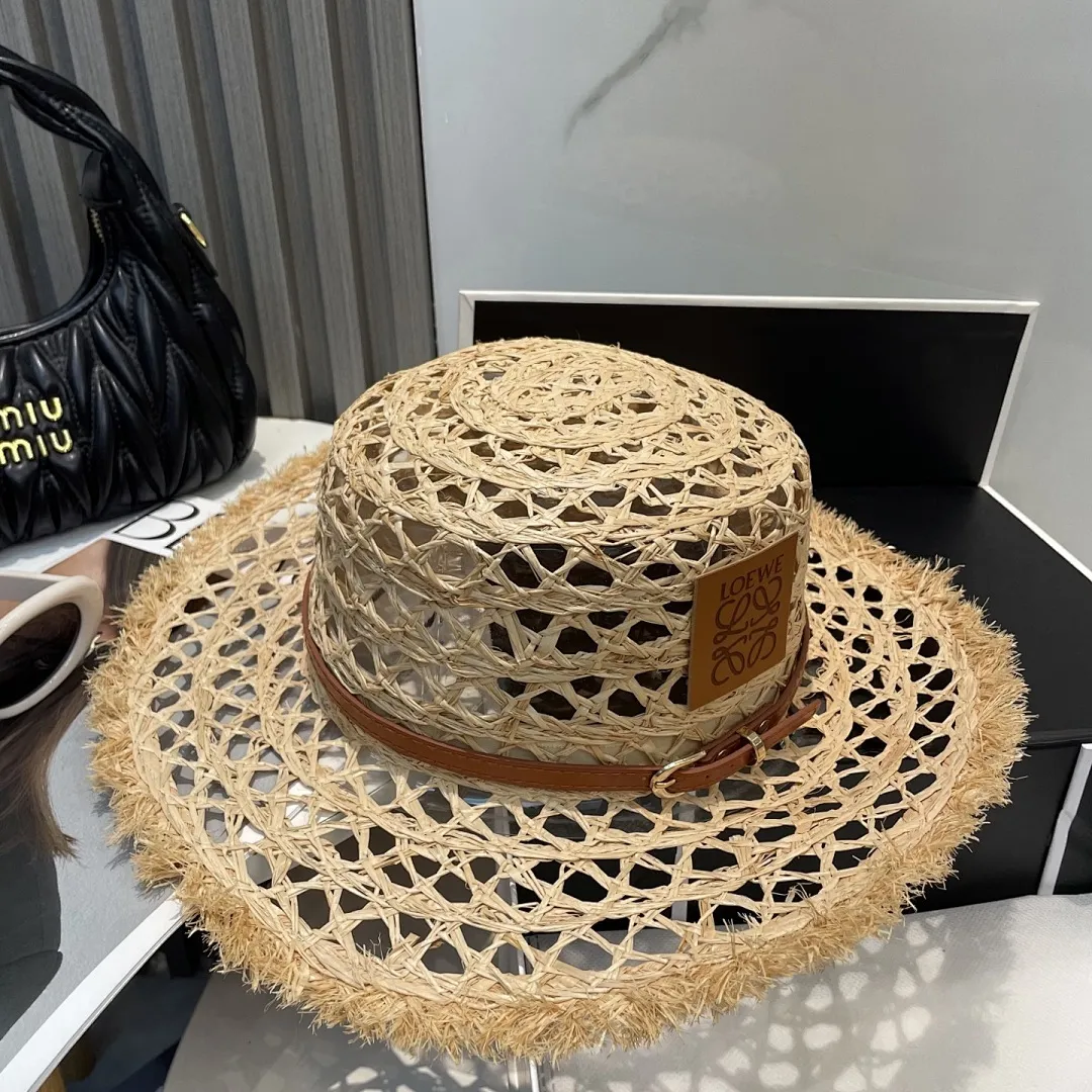 罗意威新款大檐遮阳防晒草帽 炎炎夏日出街必备防晒单品, 海边约起也妥妥滴,透气棉四季可佩戴