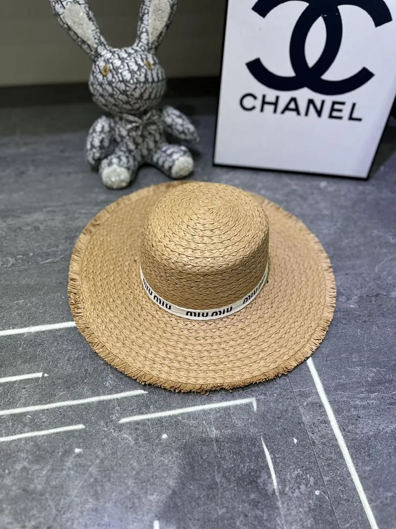 Miumiu 爆款编织大檐平顶帽