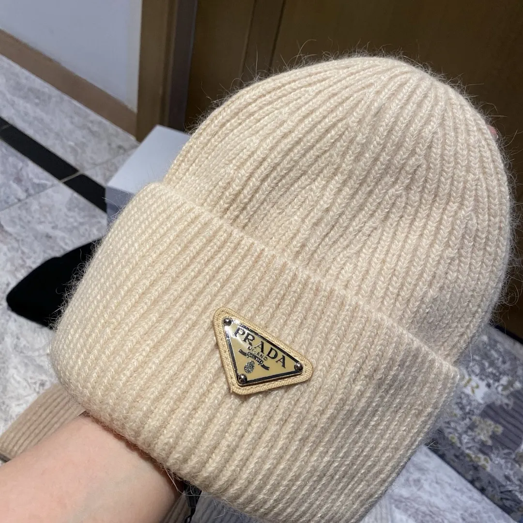 PRADA 兔毛针织帽
