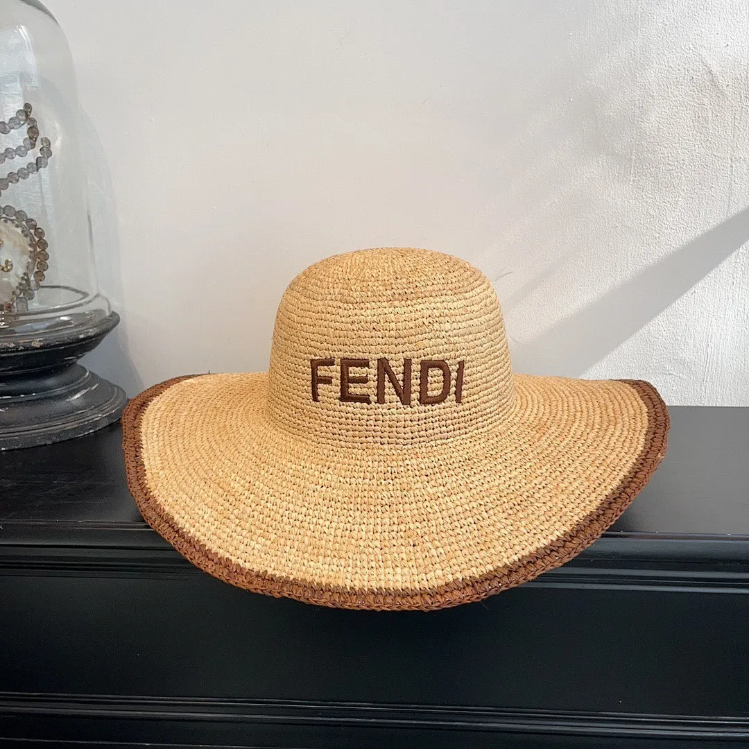 跑量🉐125 定制款，不退换！ 2⃣️5⃣️上新ꫛꫀꪝ ❥—— ✨FD原单进口拉菲草刺绣字母大帽檐草盆帽 ⚜️独家定制 百搭时尚款！ 💫草本色