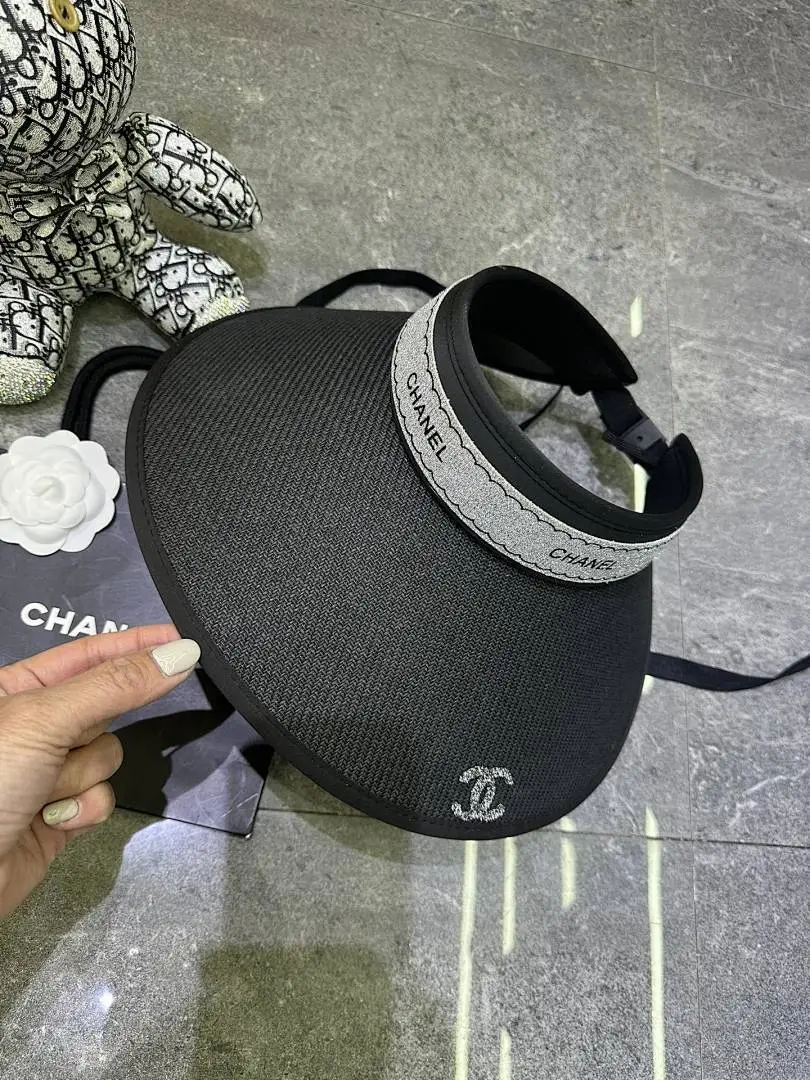 香奈儿爆款空顶帽👒👒超大檐黑胶防晒设计.带防风绳🔥🔥🔥