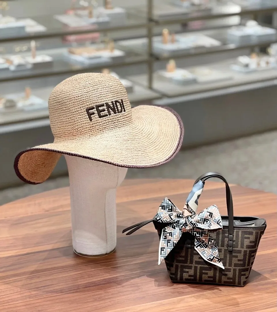 跑量🉐125 定制款,不退换! 2⃣️5⃣️上新ꫛꫀꪝ ❥—— ✨FD原单进口拉菲草刺绣字母大帽檐草盆帽 ⚜️独家定制 百搭时尚款! 💫草本色
