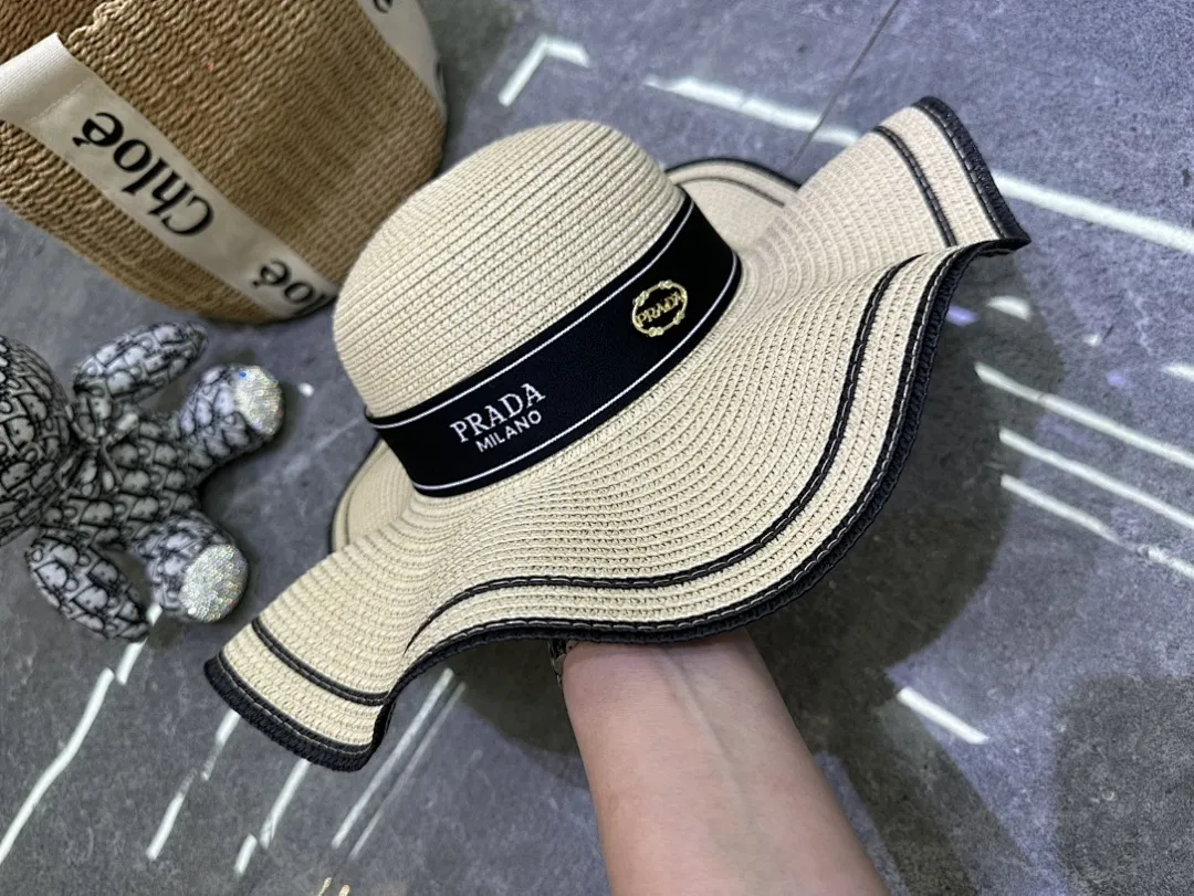 普拉达爆款蕾丝波浪边大檐帽