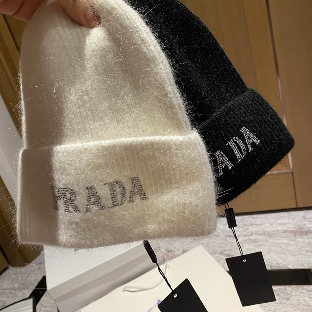 PRADA 兔毛针织帽