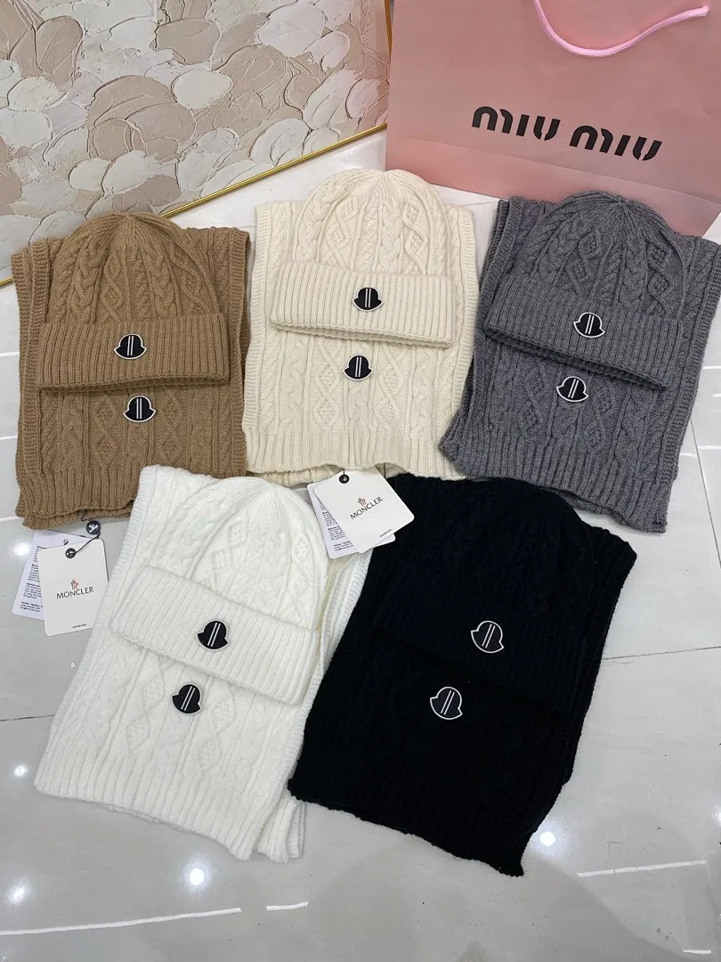 Moncler羊绒套装:围巾🧣/羊绒针织帽