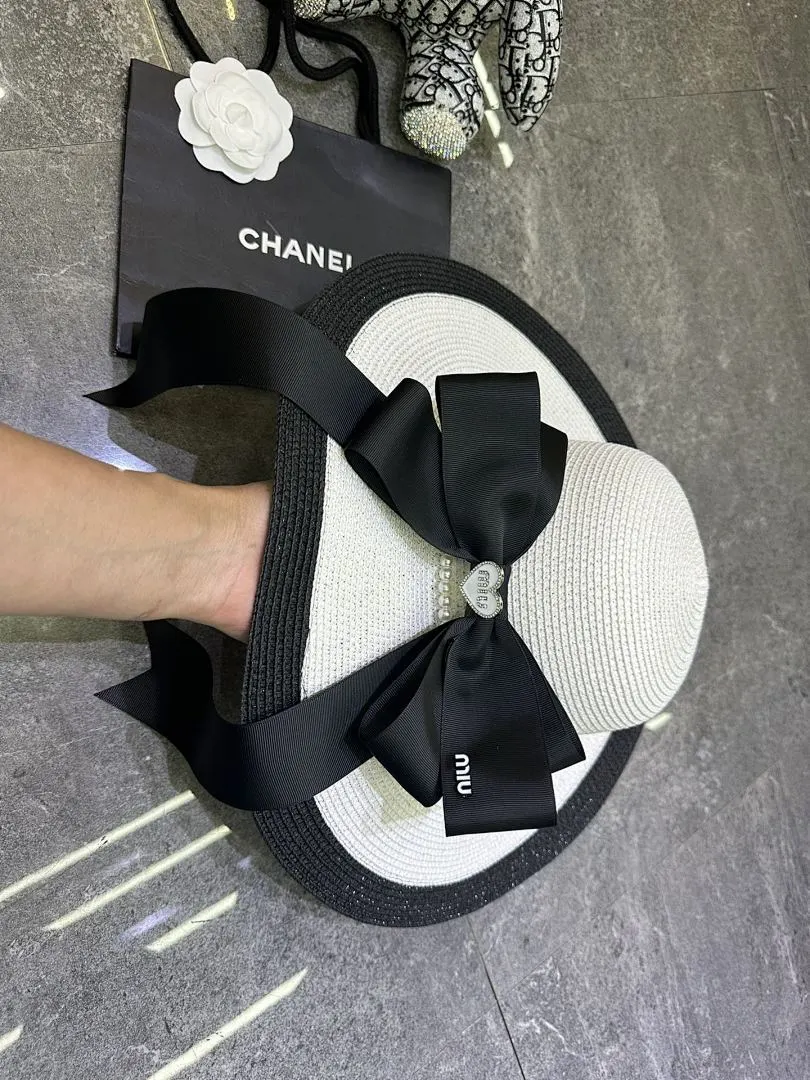 Miumiu 爆款蝴蝶结🎀拼色设计大檐帽