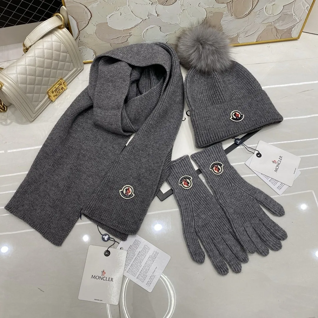 Moncler 三件套 羊绒针织帽(狐狸毛球)+围巾🧣+手套🧤