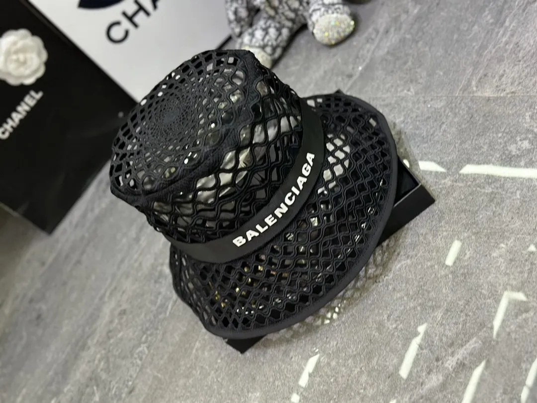 巴黎世家蕾丝渔夫帽