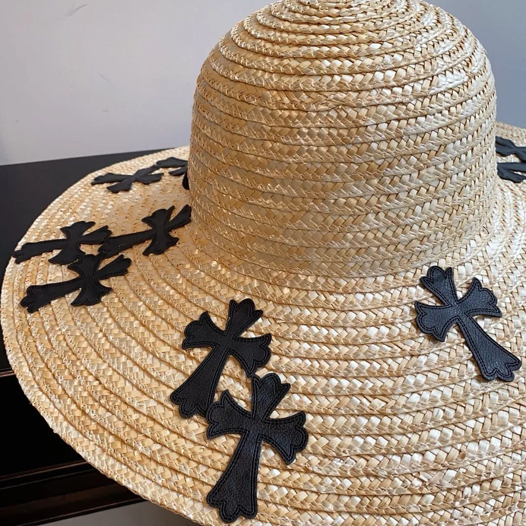 跑量🉐115 定制款，不退换！ 上新ꫛꫀꪝ ❥—— 🆕超赞克罗心十字架麦秆草大边盆帽 🪄少量现货 赶快报单 🖤出游度假拍照必备单品 📸超级出片