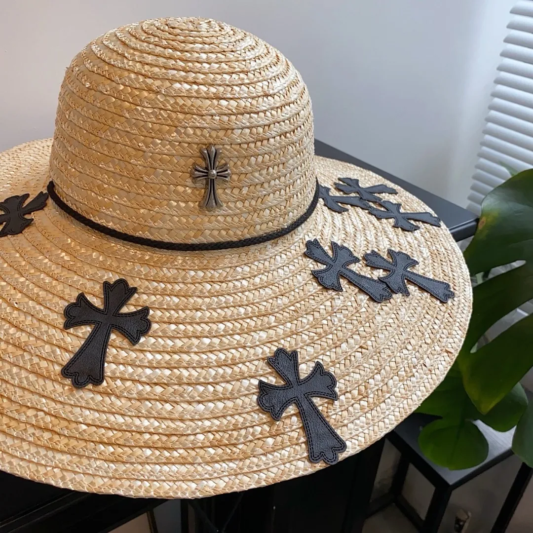 跑量🉐115 定制款,不退换! 上新ꫛꫀꪝ ❥—— 🆕超赞克罗心十字架麦秆草大边盆帽 🪄少量现货 赶快报单 🖤出游度假拍照必备单品 📸超级出片