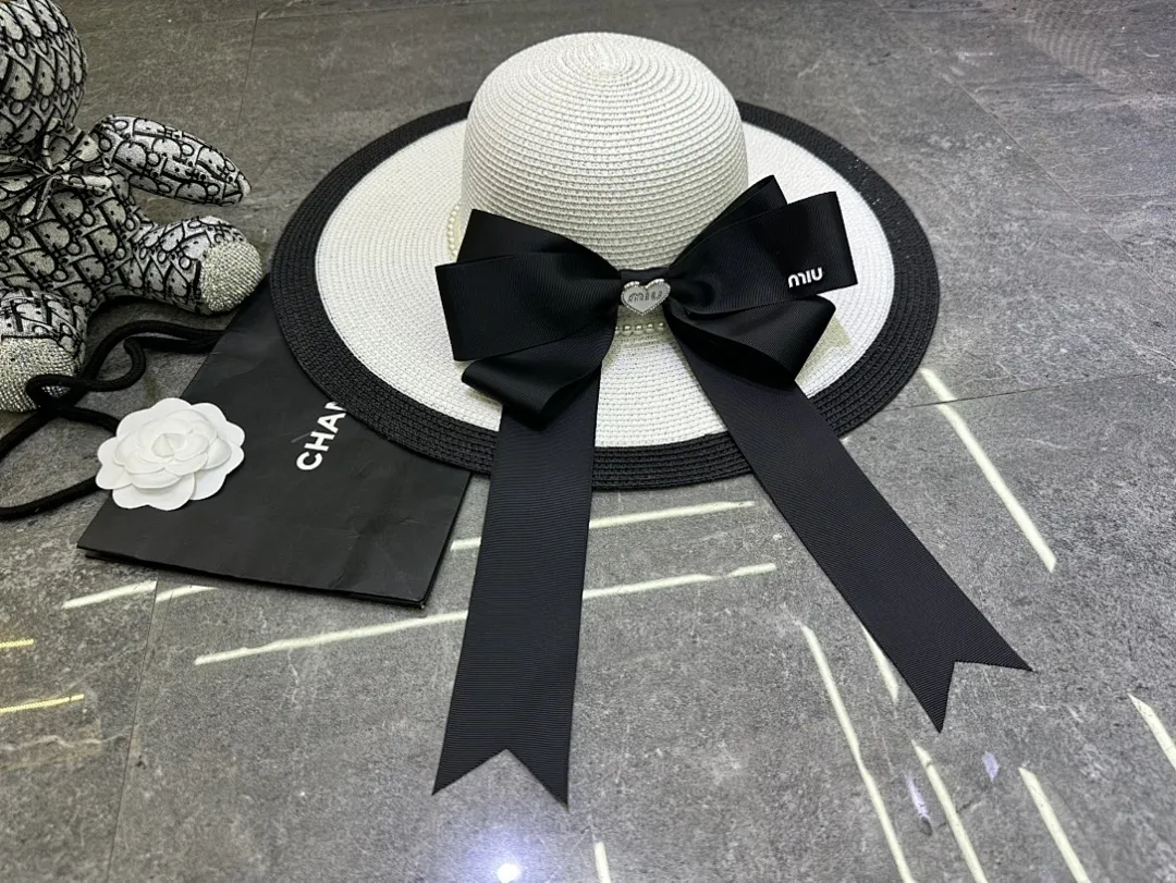 Miumiu 爆款蝴蝶结🎀拼色设计大檐帽