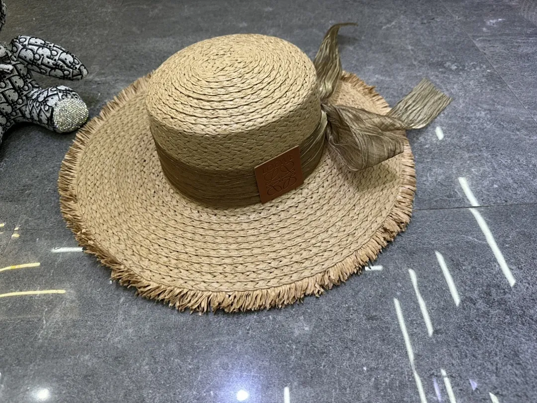 罗意威爆款草编磨毛平顶帽