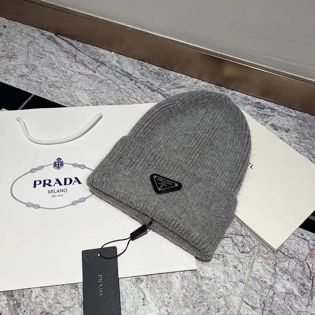 PRADA 兔毛针织帽