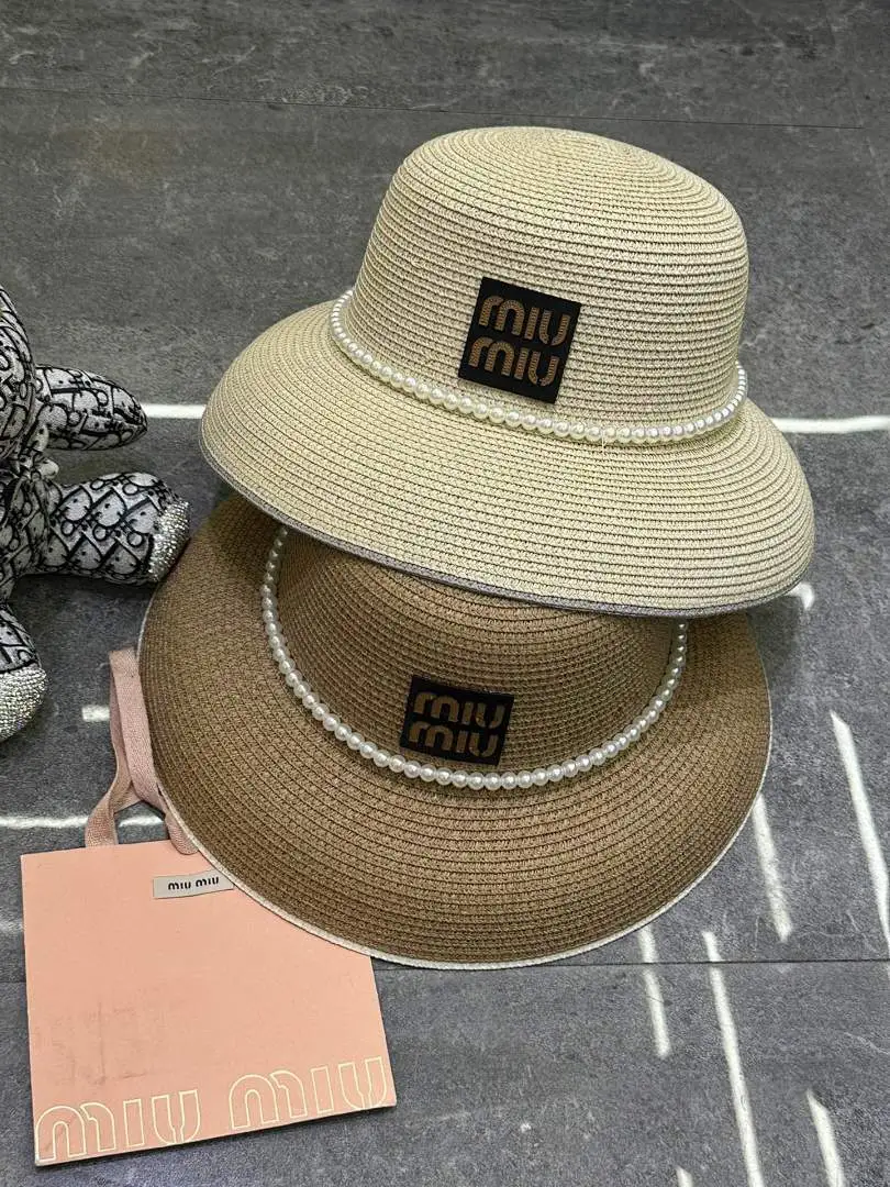 Miumiu 爆款珍珠logo灯罩帽