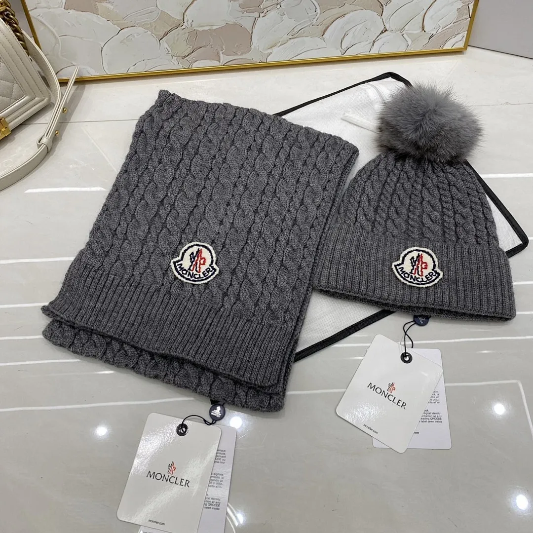 Moncler蒙口 麻花羊绒针织帽(狐狸毛球)+围巾🧣