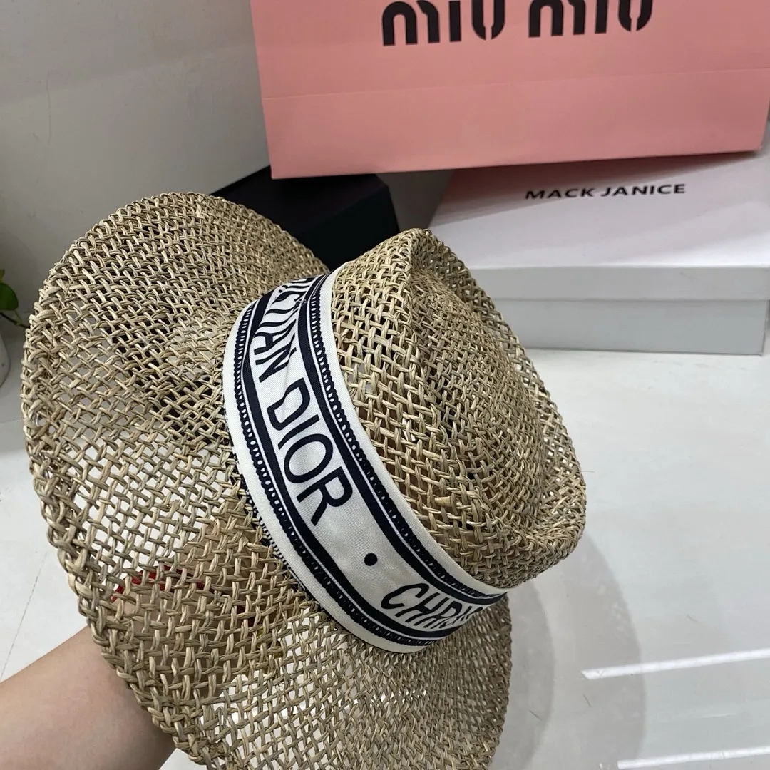 Dior迪奥 天然植物草凹顶帽