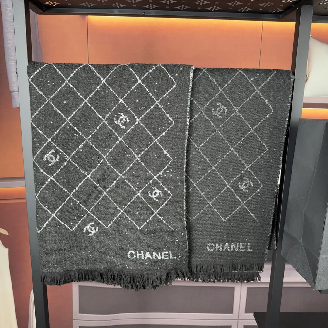 小香披巾 190 X68 350 g 材料:麻纤