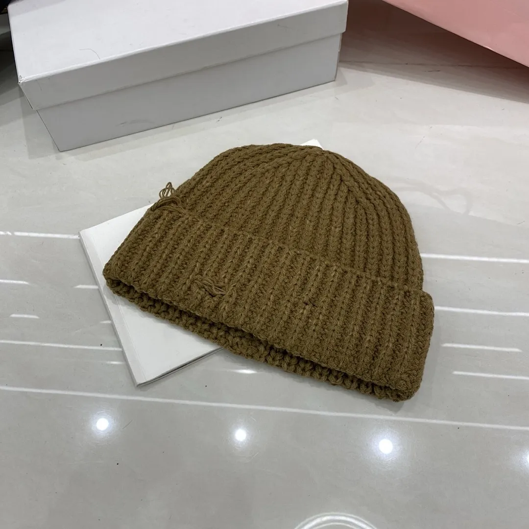 破洞针织帽 简单又不失个性感