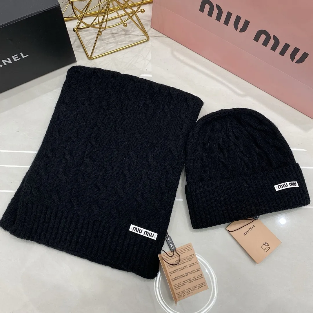 MIU MIU 两件套 羊绒针织帽+围巾