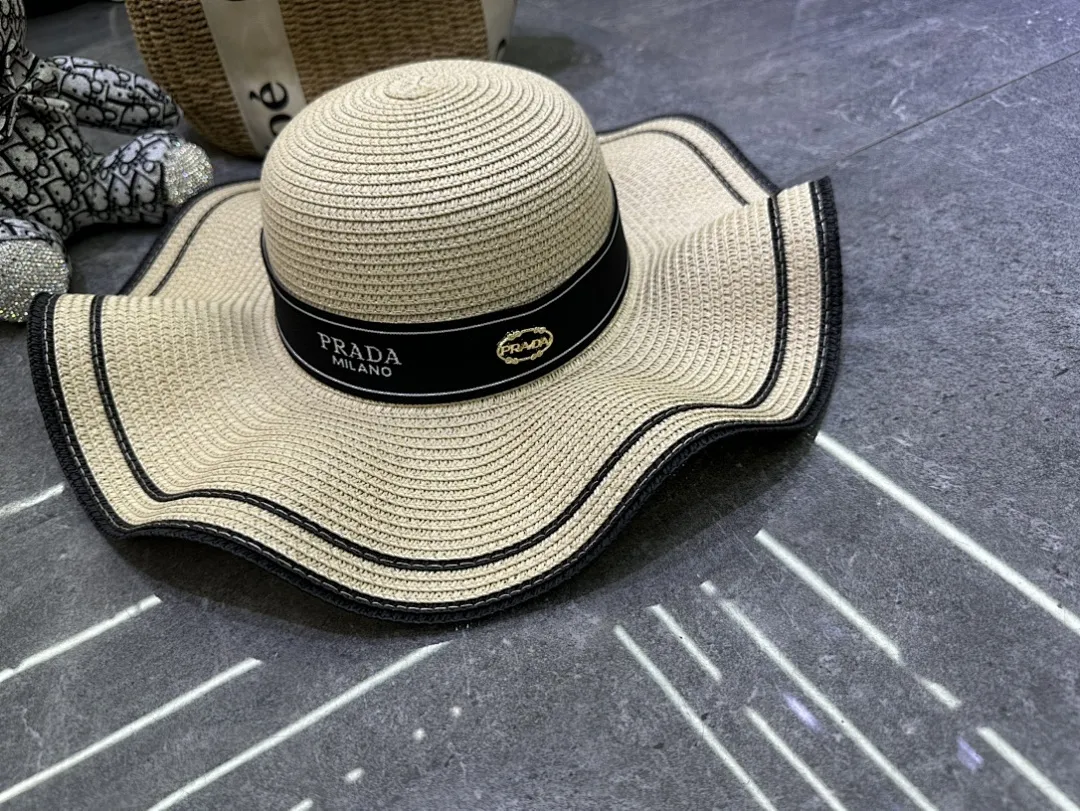 普拉达爆款蕾丝波浪边大檐帽