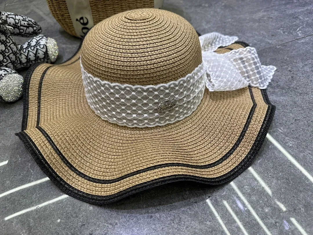 普拉达爆款蕾丝波浪边大檐帽