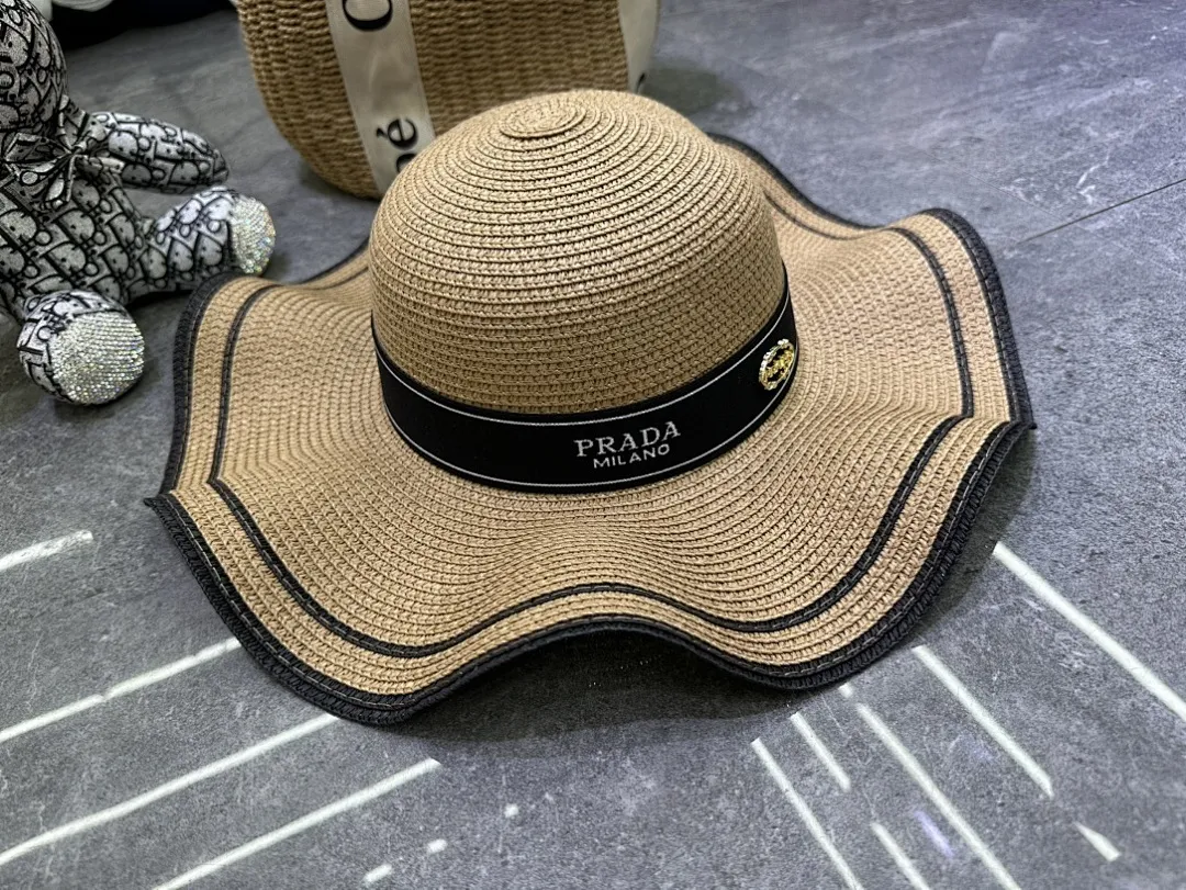普拉达爆款蕾丝波浪边大檐帽