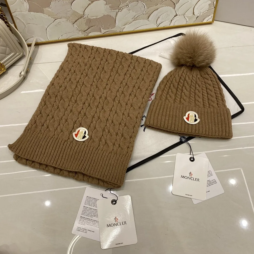 Moncler蒙口 麻花羊绒针织帽(狐狸毛球)+围巾🧣