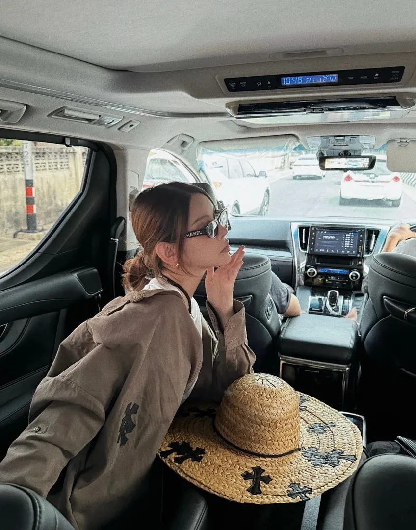 跑量🉐115 定制款,不退换! 上新ꫛꫀꪝ ❥—— 🆕超赞克罗心十字架麦秆草大边盆帽 🪄少量现货 赶快报单 🖤出游度假拍照必备单品 📸超级出片