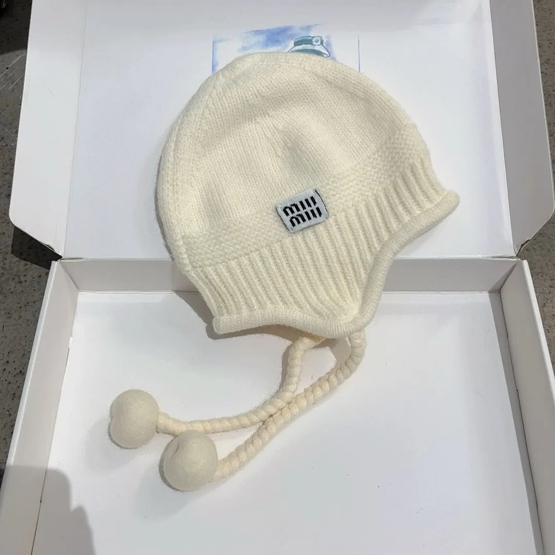 📦❥—秋冬爆款 ⚜️Miu针织护耳帽 💫 明星 网红同款高端货 🖤白色 灰色