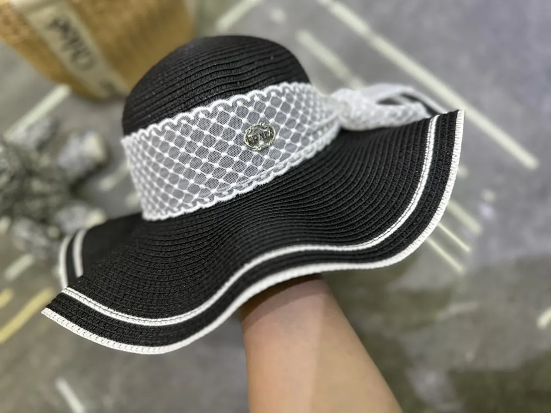 普拉达爆款蕾丝波浪边大檐帽
