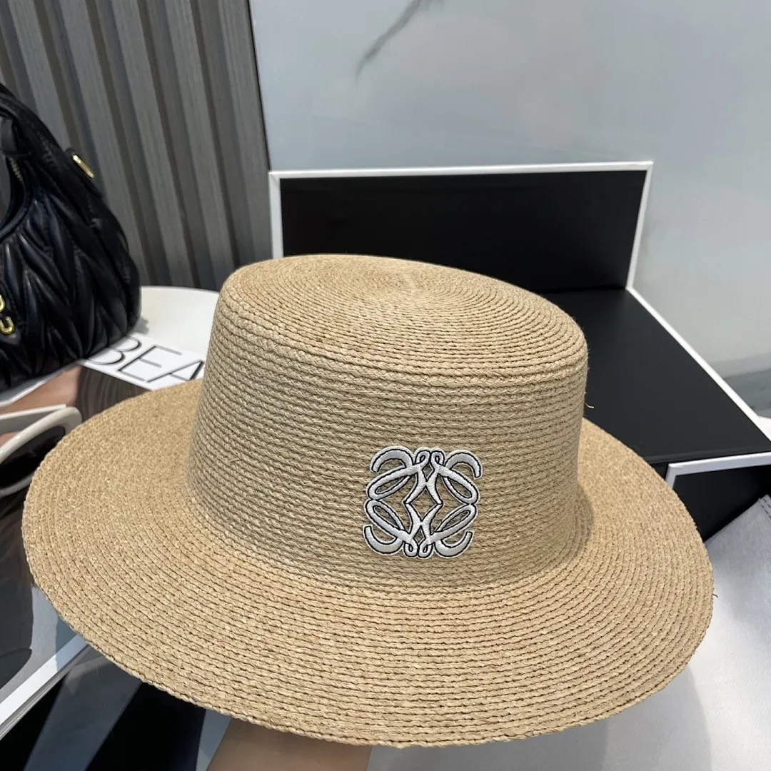 Loewe罗意威 2025新款拉菲草帽，纯手工钩织，产量极少，重工打造，专柜同款，头围57cm