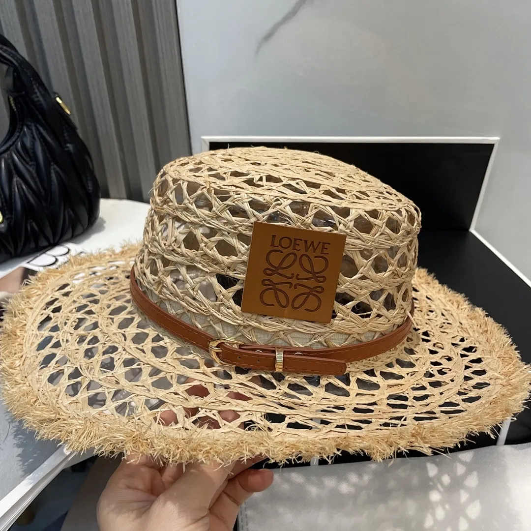 罗意威新款大檐遮阳防晒草帽 炎炎夏日出街必备防晒单品， 海边约起也妥妥滴，透气棉四季可佩戴