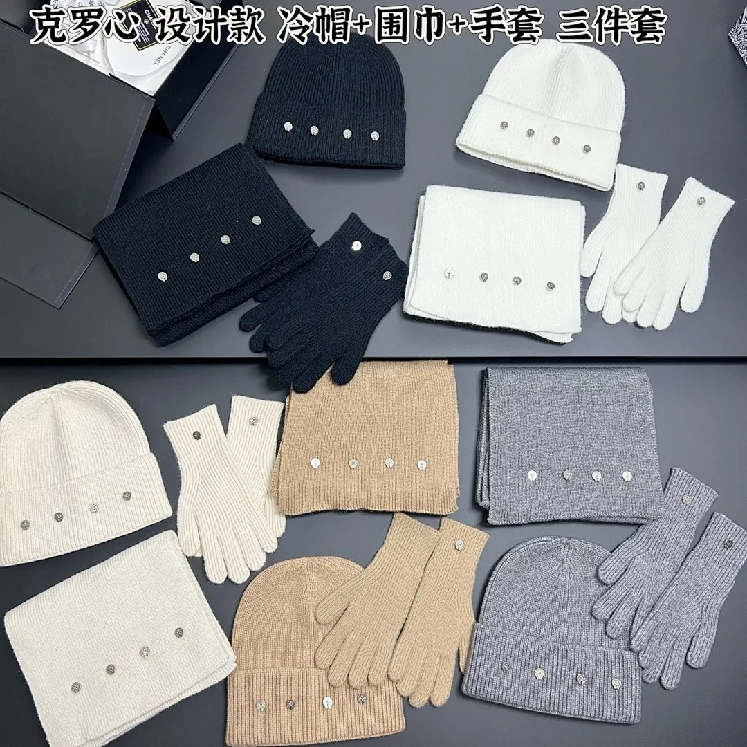 克罗❤️ 冷帽+围巾+手套 三件套