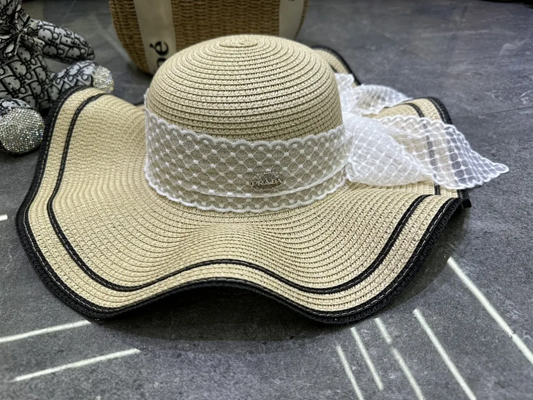 普拉达爆款蕾丝波浪边大檐帽