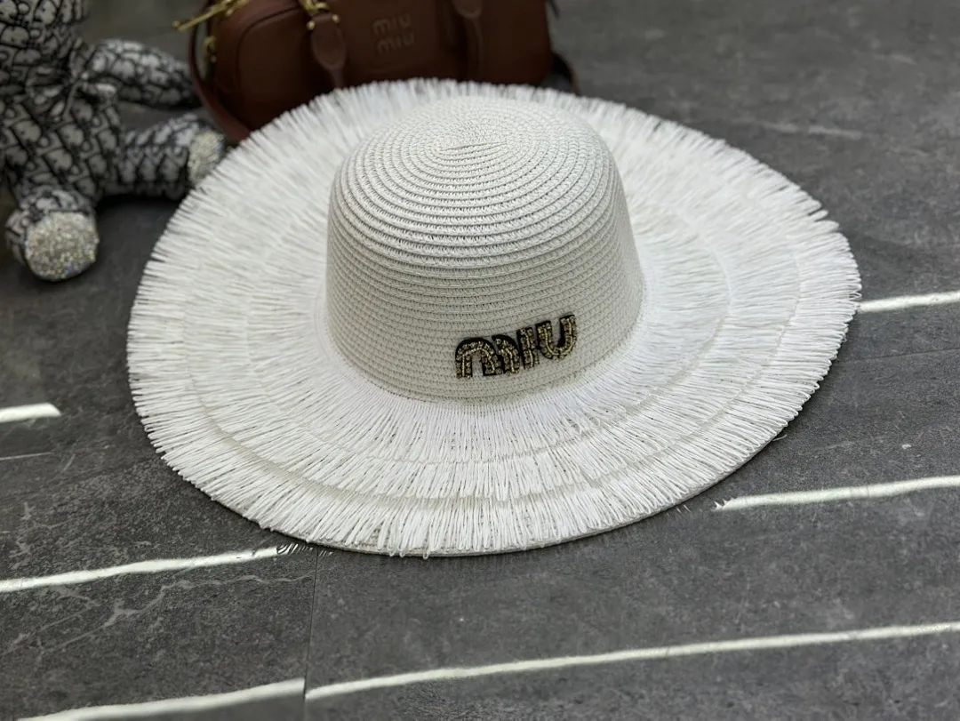 Miumiu 爆款裙边大檐帽