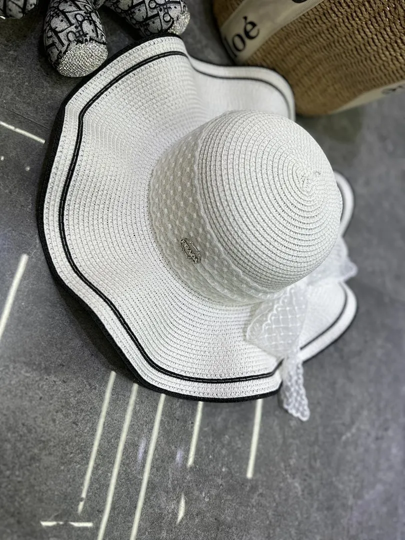 普拉达爆款蕾丝波浪边大檐帽