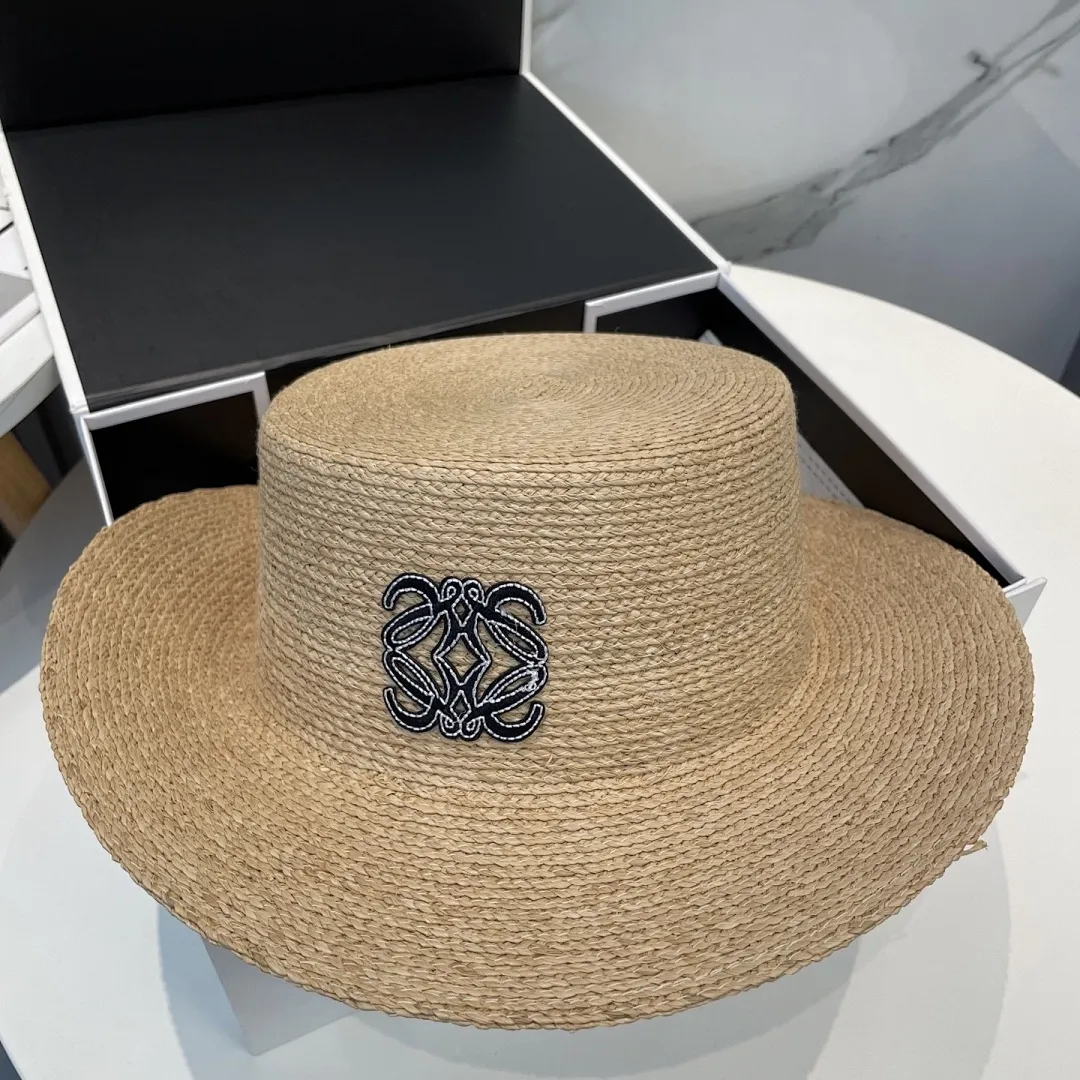 Loewe罗意威 2025新款拉菲草帽,纯手工钩织,产量极少,重工打造,专柜同款,头围57cm