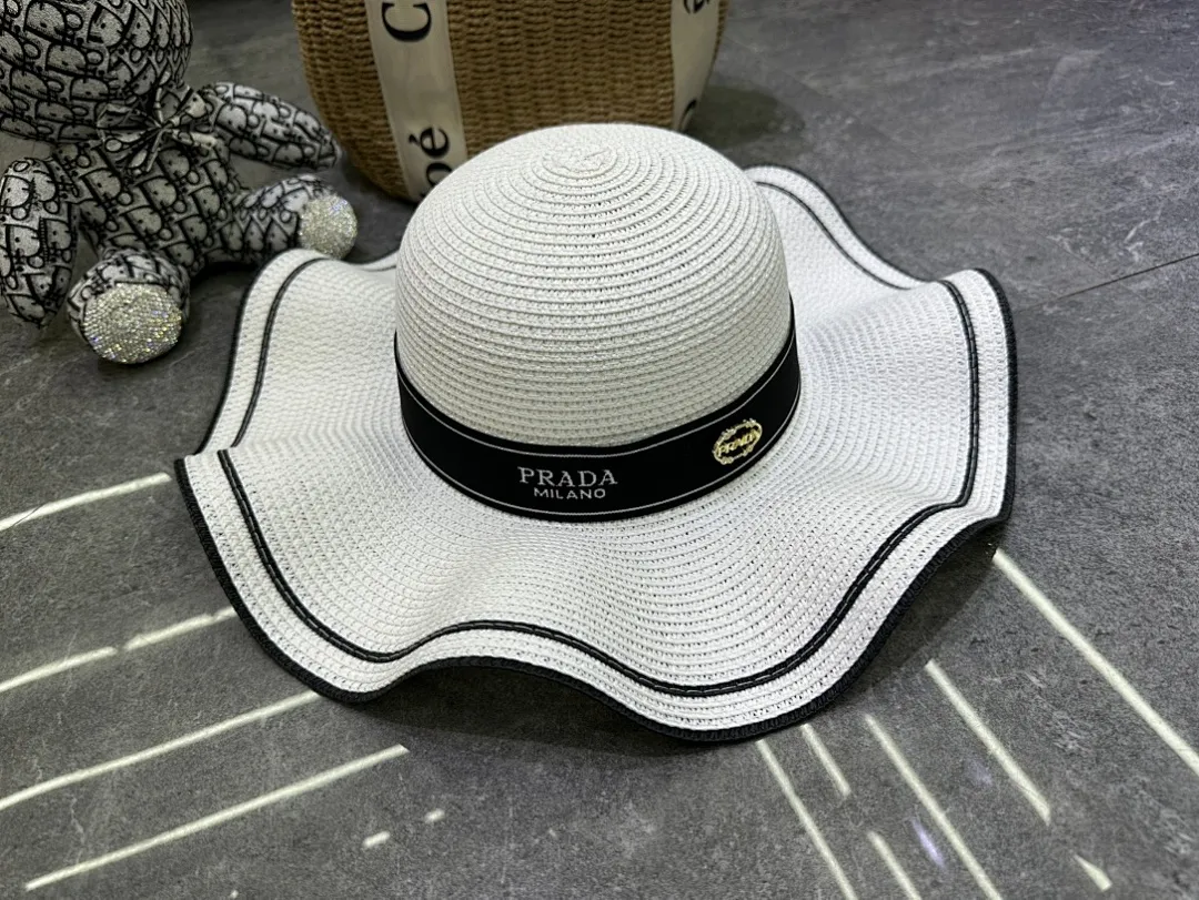 普拉达爆款蕾丝波浪边大檐帽