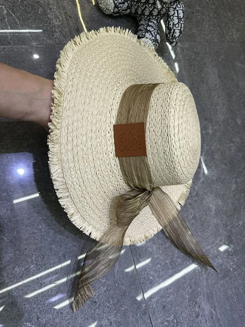 罗意威爆款草编磨毛平顶帽