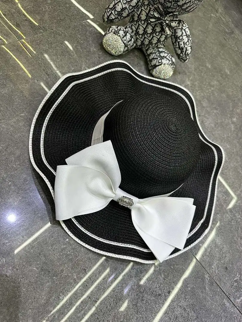 普拉达 爆款蝴蝶结