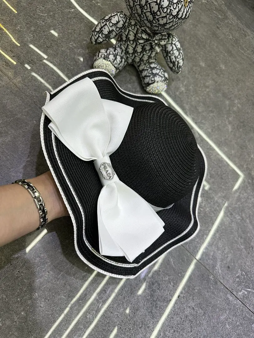 普拉达 爆款蝴蝶结